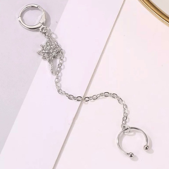 3/$30 Silver Star Burst Chain Ear Cuff - Picture 1 of 5
